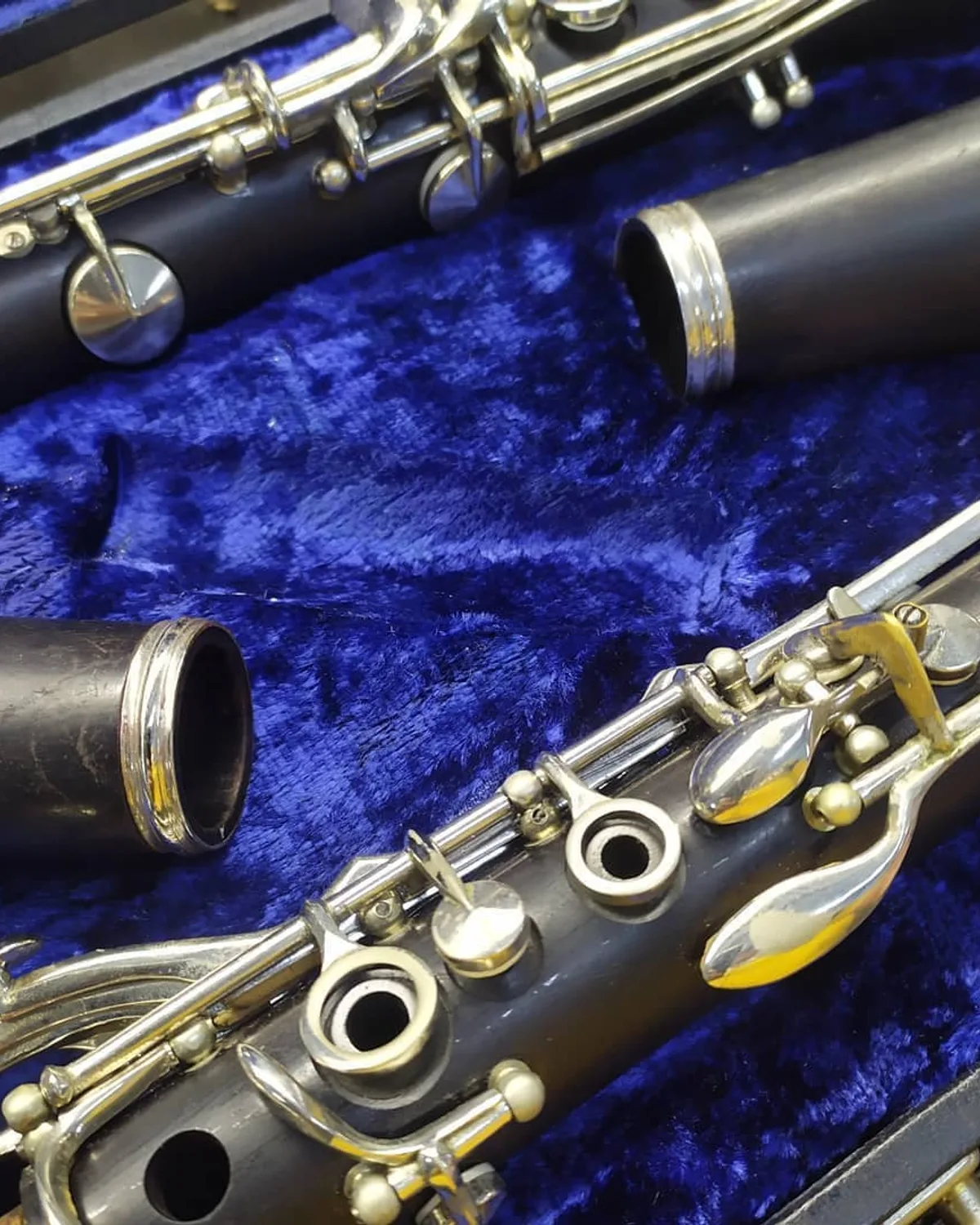 Clarinete em Sib com estojo na oficina da Musicaltec