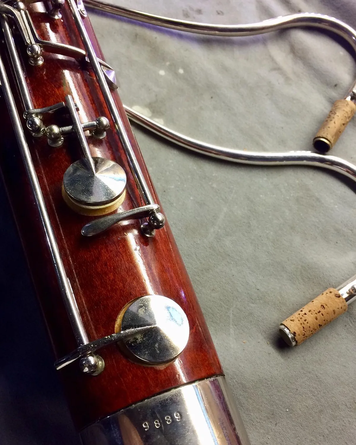 Fagote em madeira na oficina da Musicaltec